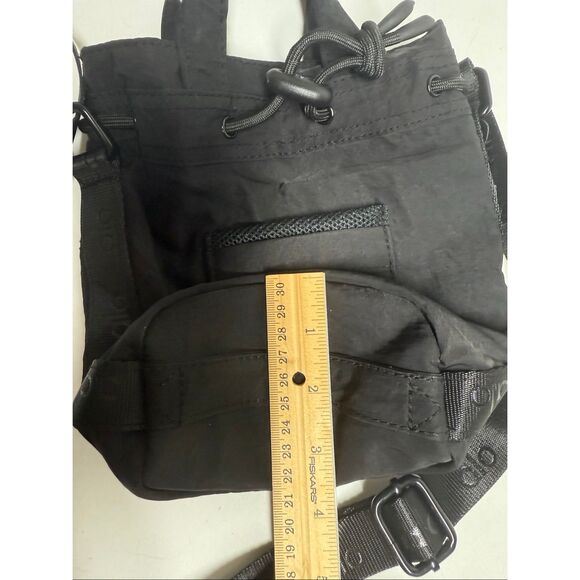 NWT Alo Yoga Crossbody Bucket Bag Black - Picture 5 of 14